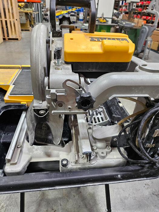Dewalt D24000 10in Wet Tile Saw with Stand