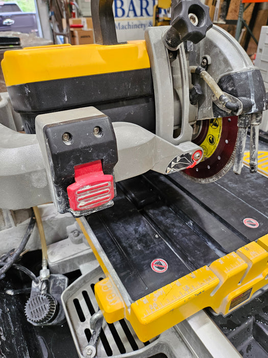 Dewalt D24000 10in Wet Tile Saw with Stand