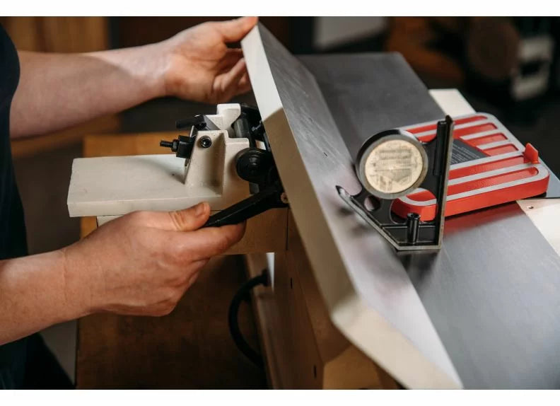 JET 6" IN BENCHTOP JOINTER